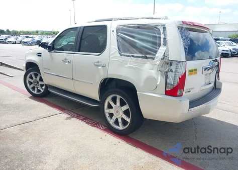 2011 Cadillac Escalade Luxury z USA, uszkodzony, nr VIN 1GYS3BEF2BR289240